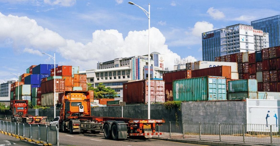 Dịch Vụ Vận Chuyển Hàng Container An Toàn