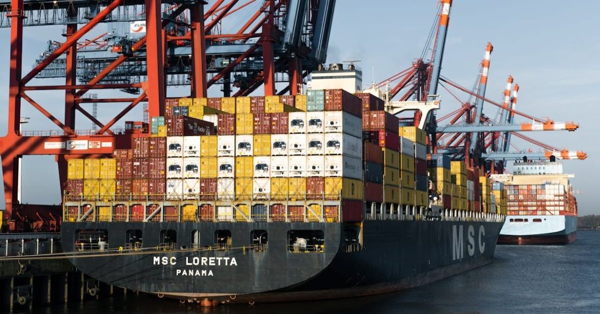 Phí CIC Là Gì? Tìm Hiểu Chi Tiết Về Loại Phụ Phí Trong Logistics