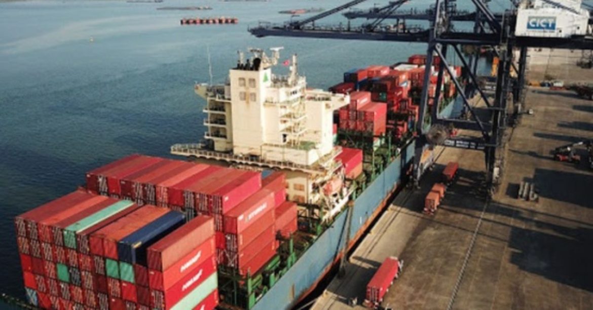 Các Loại Phí Và Phụ Phí Trong Vận Tải Biển