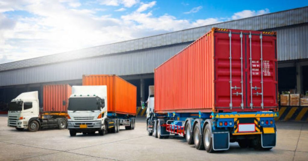 Vận Chuyển Hàng Container Bằng Đường Bộ - Tìm Hiểu Ưu Và Nhược Điểm Của Nó