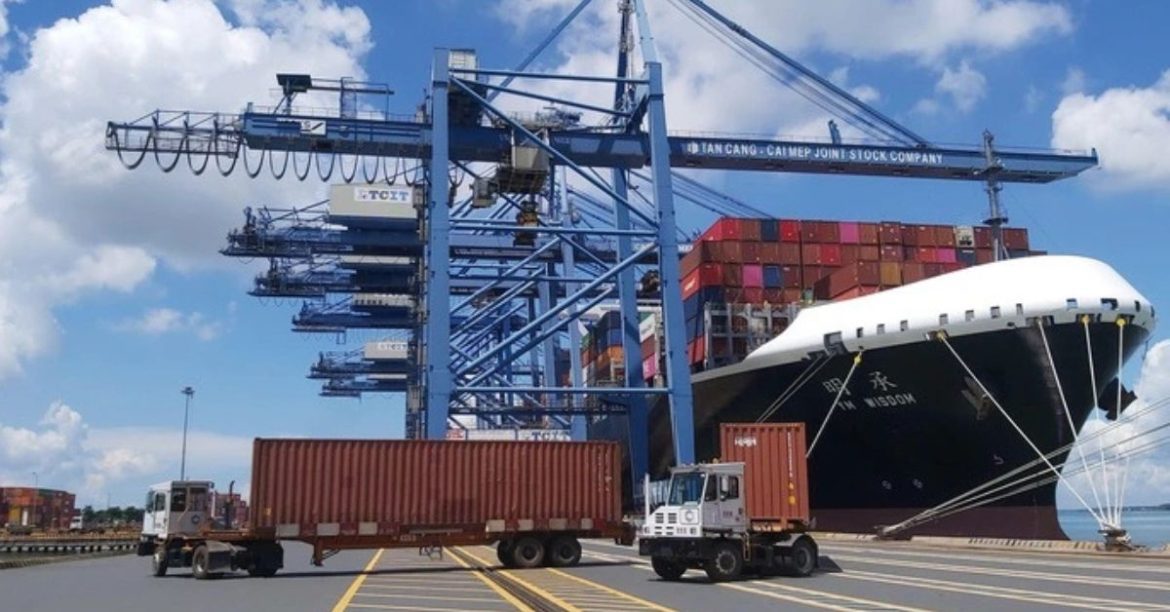 Vận Chuyển Container Tại Cảng Tân Thuận